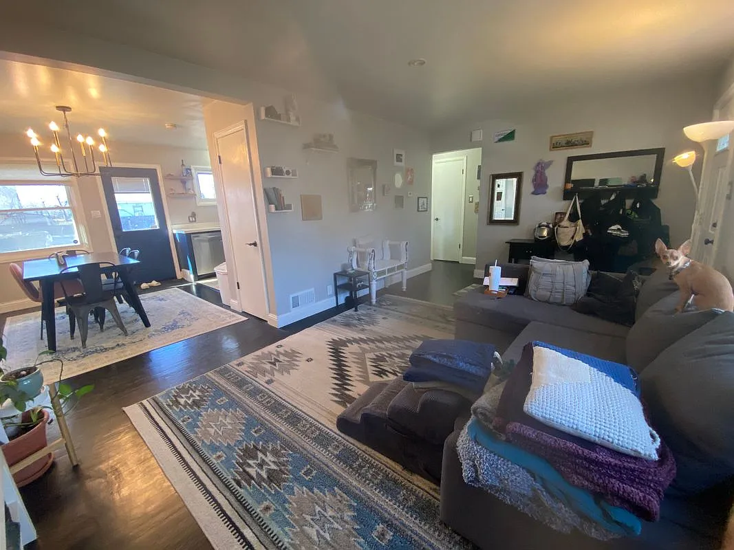 1 bed, 1.0 bath, 1032 sqft, $1,000 — Photo 3