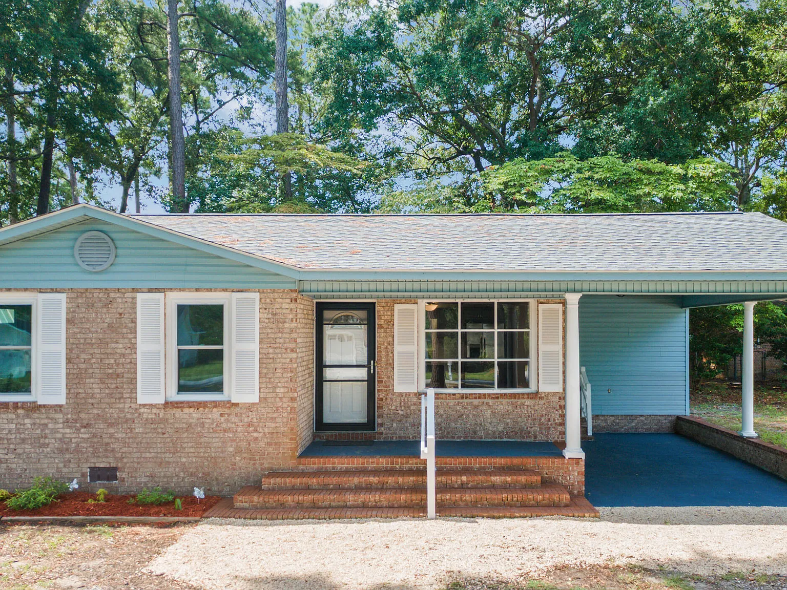 2 bed, 1.0 bath, 1200 sqft, $2,450 — Photo 1