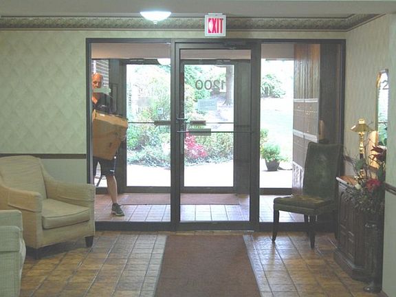 2nd image of 1200 W Northwest Hwy #G51