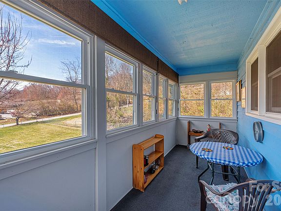 3rd image of 40 Warner Rd