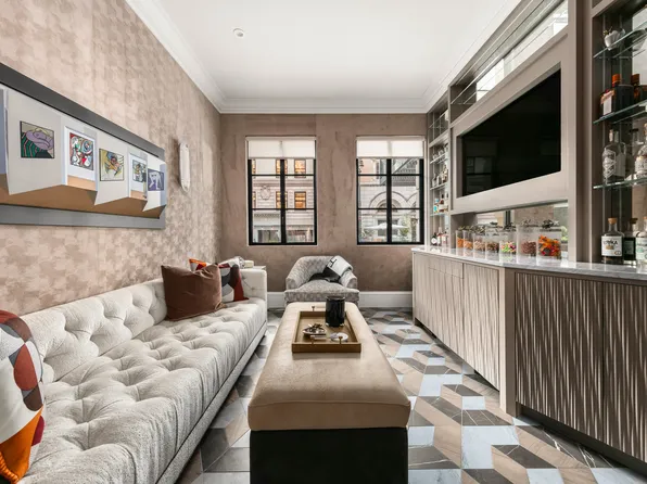 34 East 62nd Street image 8 of 30