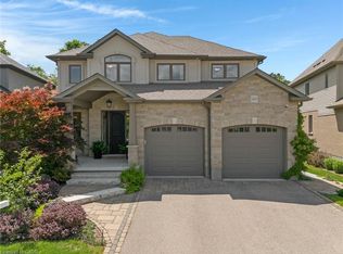 269 Carriage Way S, Waterloo, ON N2K 0C3
