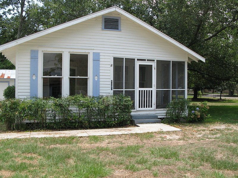  Cottage Style Under the Oak