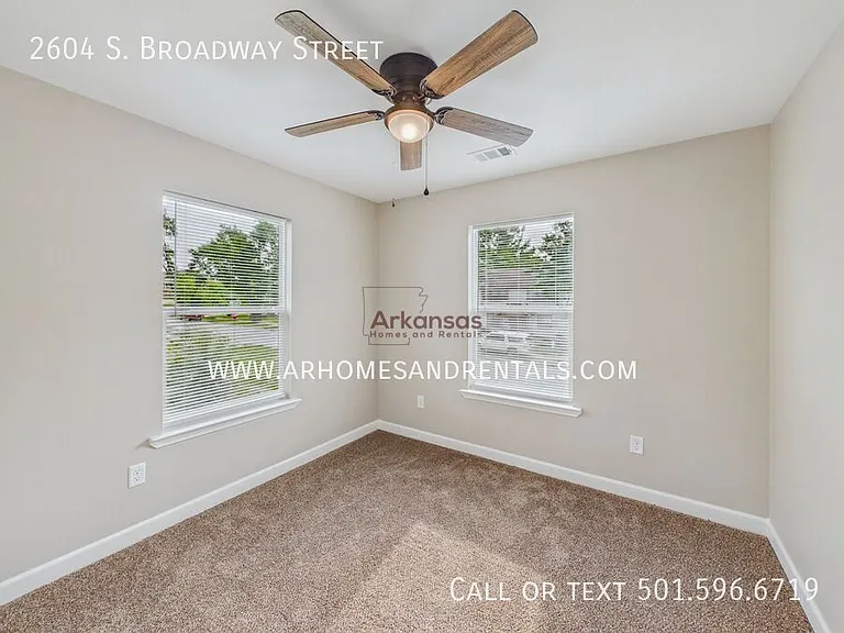 2604 S Broadway St — Photo 9