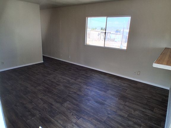 4th image of 818 Sky Rd