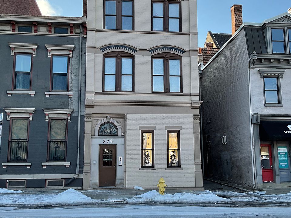 1st image of 225 W 9th St APT 5