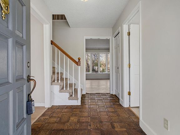 5th image of 3153 Greenlake Dr