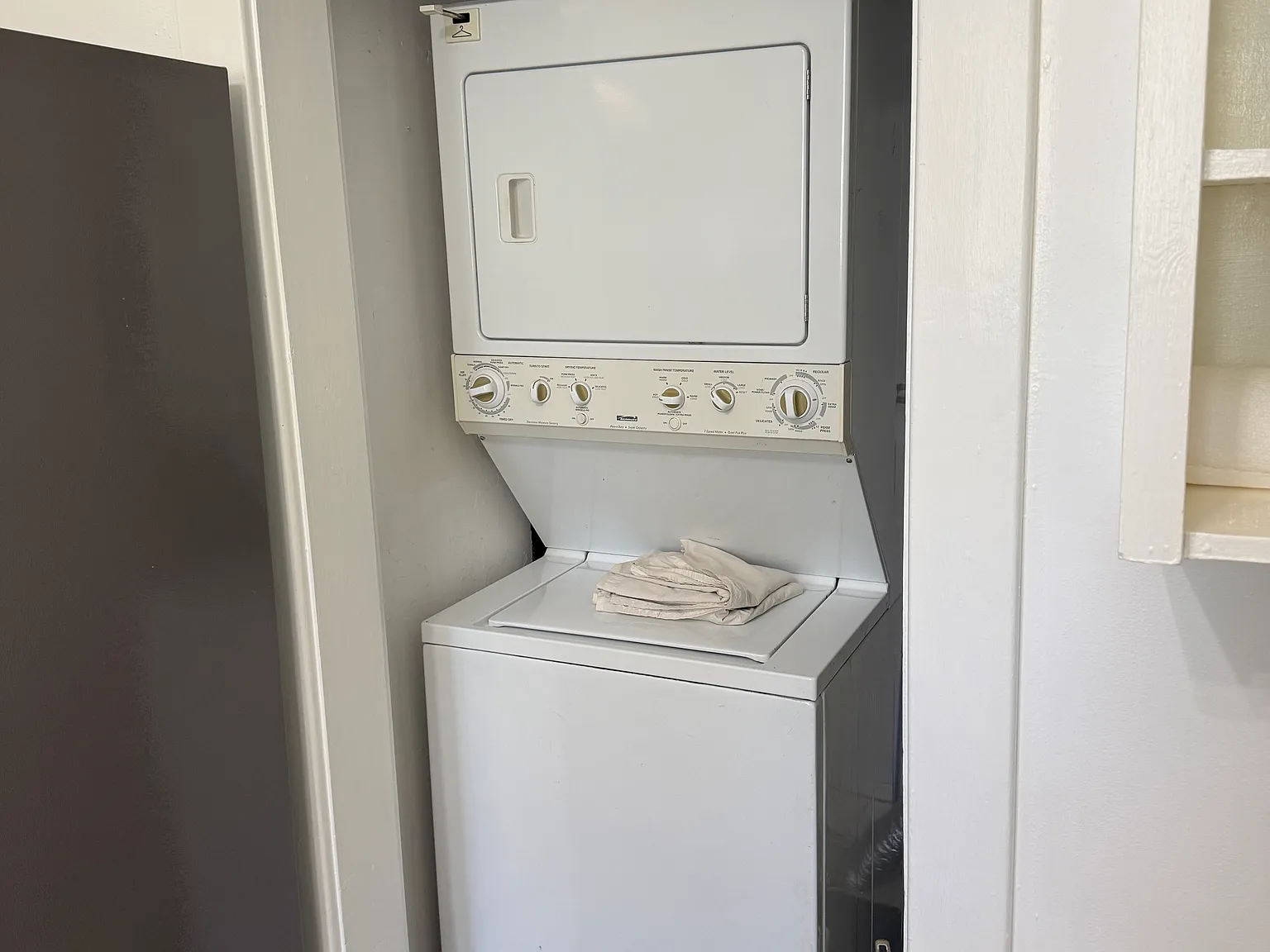 1 bed, 1300 sqft, $1,700 — Photo 4