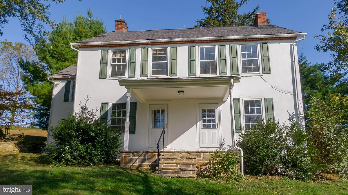 Building Photo - 1025 N Chatham Rd