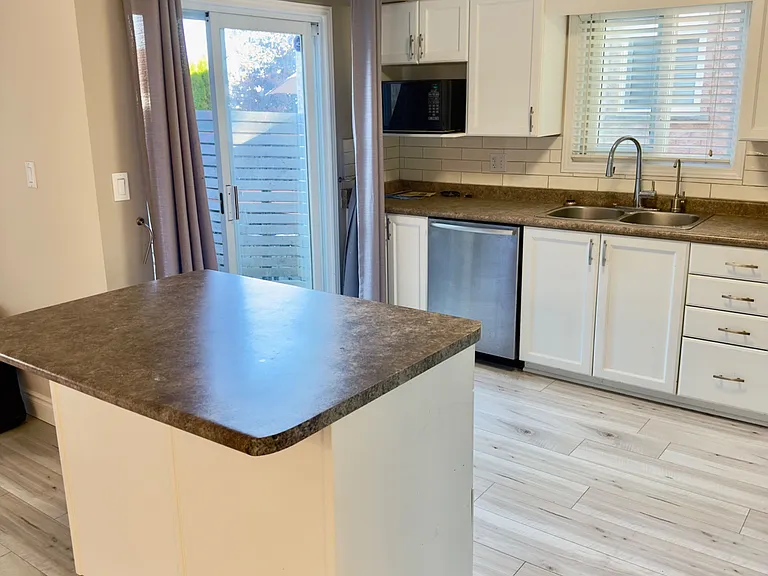 908 Copper Leaf Cres — Photo 12
