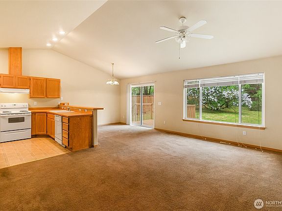 4th image of 22411 Vale Court SE