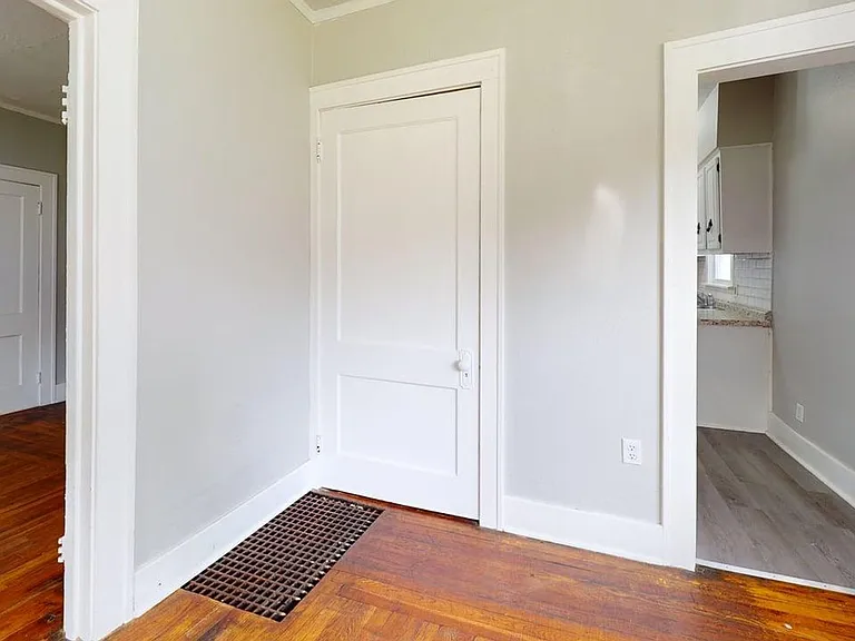 236 Watson St — Photo 6