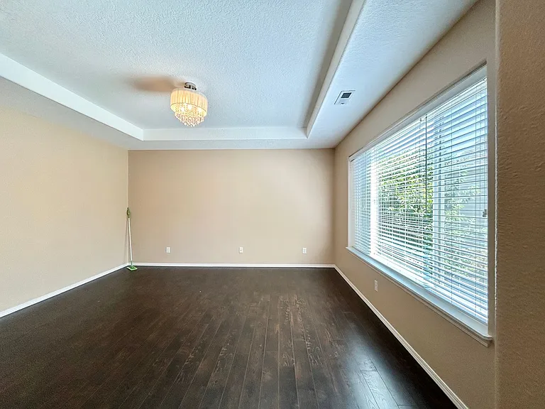1218 NE Kinney St — Photo 47