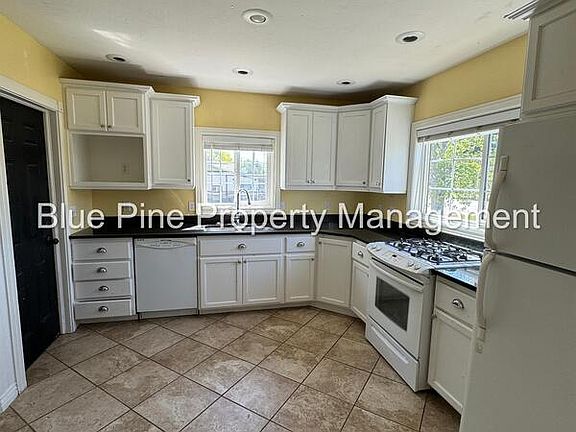 2nd image of 3425 Owen St #A