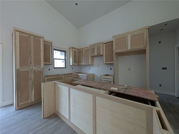 4th image of 11 Peebles Cir