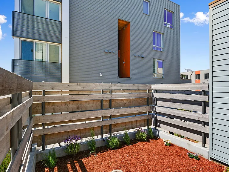 298 Coleman St — Photo 26