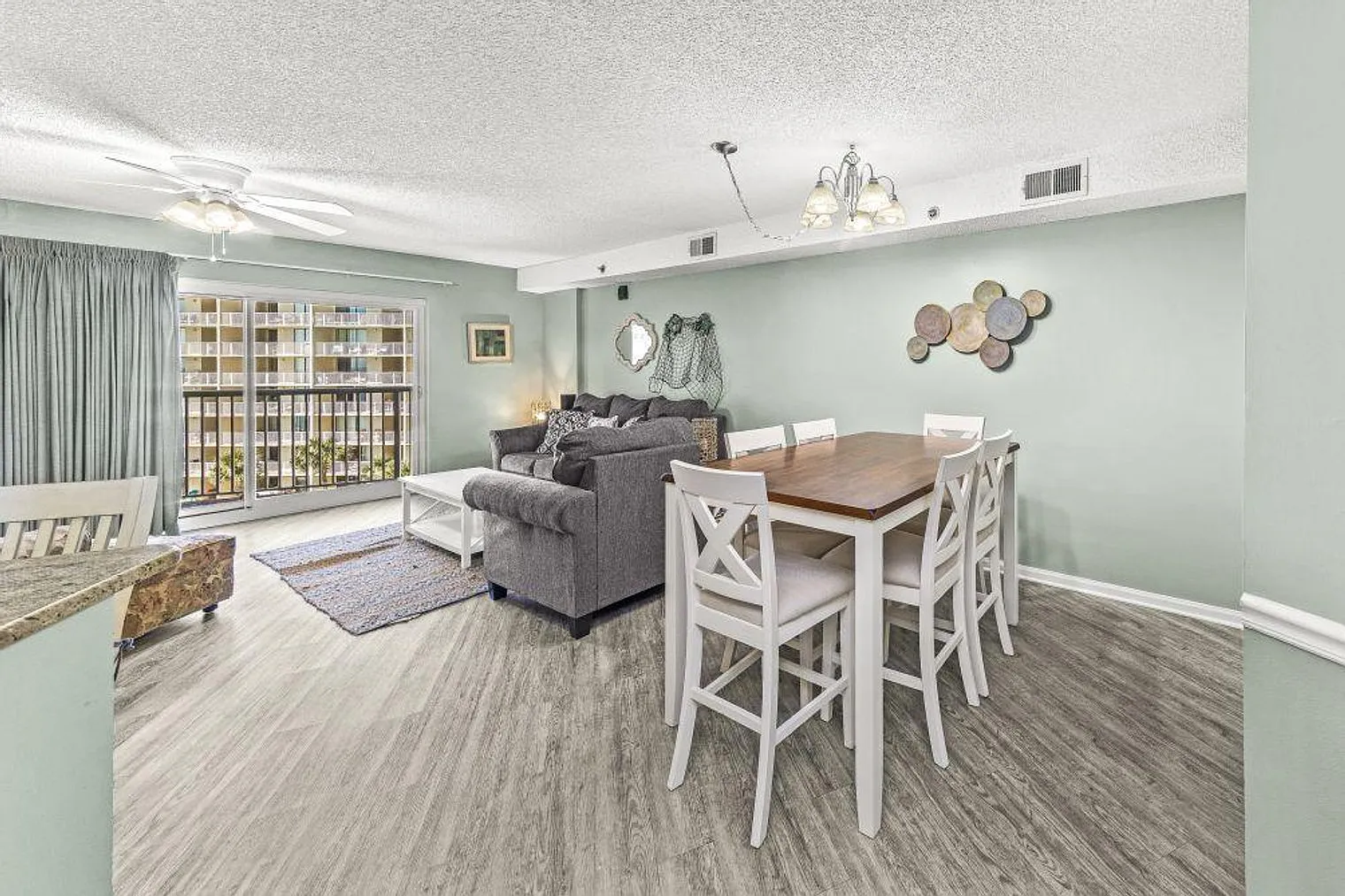 2 bed, 2.0 bath, 904 sqft, $3,170 — Photo 1