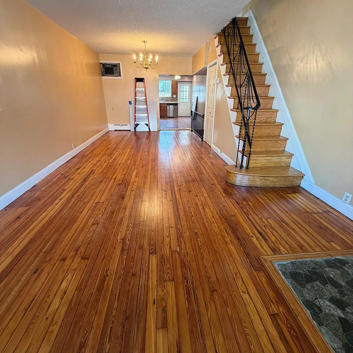 3 bed, 1.5 bath, 1100 sqft, $1,800 — Photo 3
