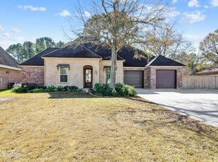 114 Maple Grove Ln, Youngsville, LA 70592