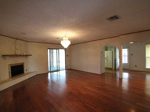 5th image of 7021 Camberley Dr