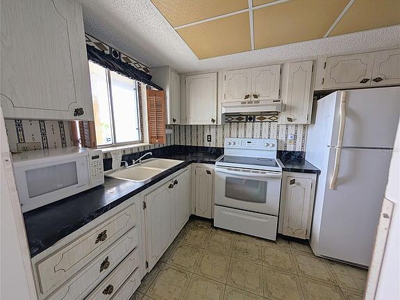 3rd image of 3714 LAKE BAYSHORE DRIVE #K-418