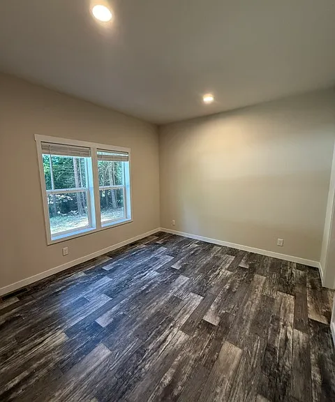 403 NW Commerce St — Photo 12