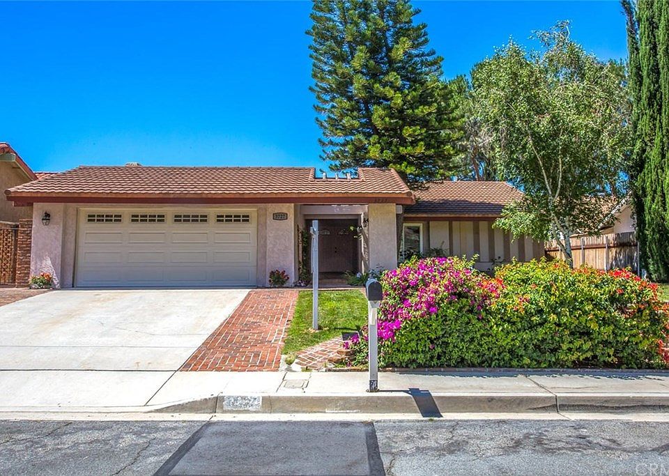 1st image of 3727 Holly Vista Dr