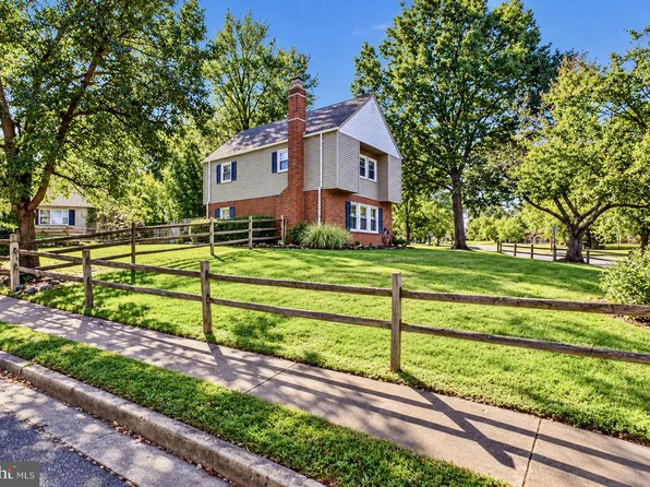 8585 Sherman Ct, Manassas, VA 20110