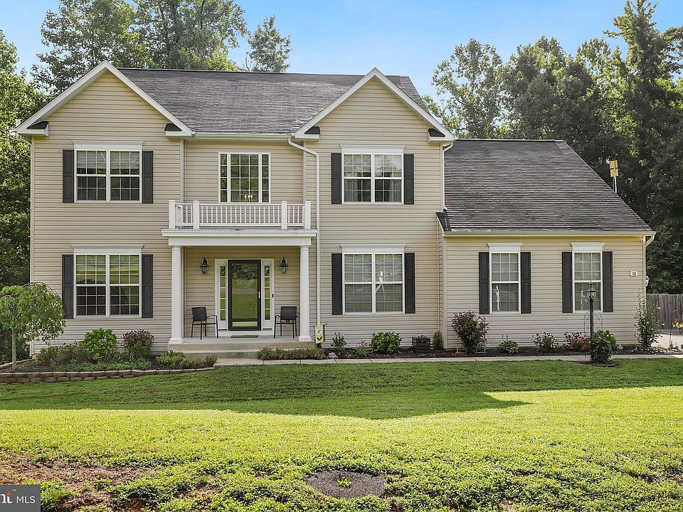 1st image of 38 Maplewood Dr