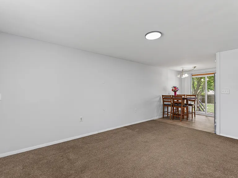 471 Easy St — Photo 4