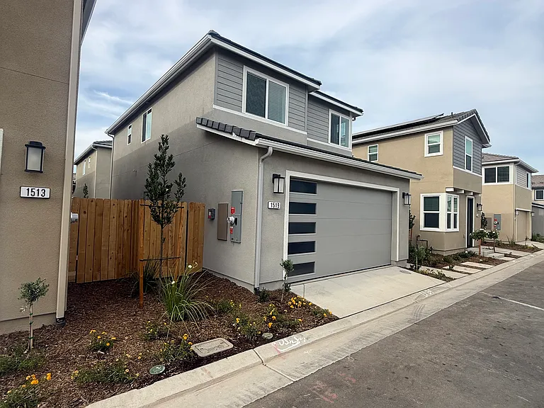 1519 Redbrick Ln — Photo 40