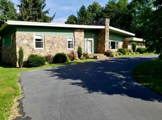 2146 S Lakeshore Dr, Louisa, VA 23093