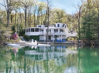 140 Lake End Rd, Newfoundland, NJ 07435