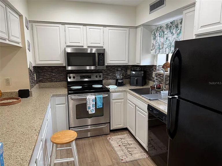 5631 Ashton Lake Dr #7 — Photo 5