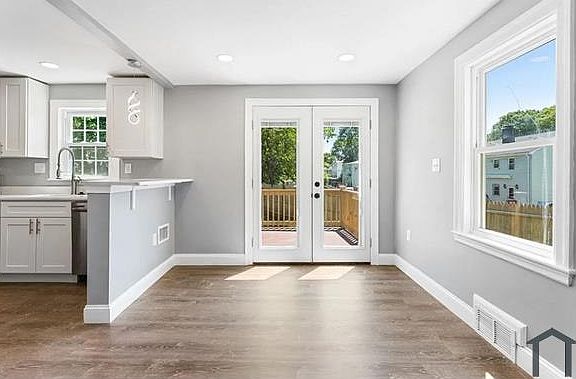 4th image of 71 Gladeside Ave