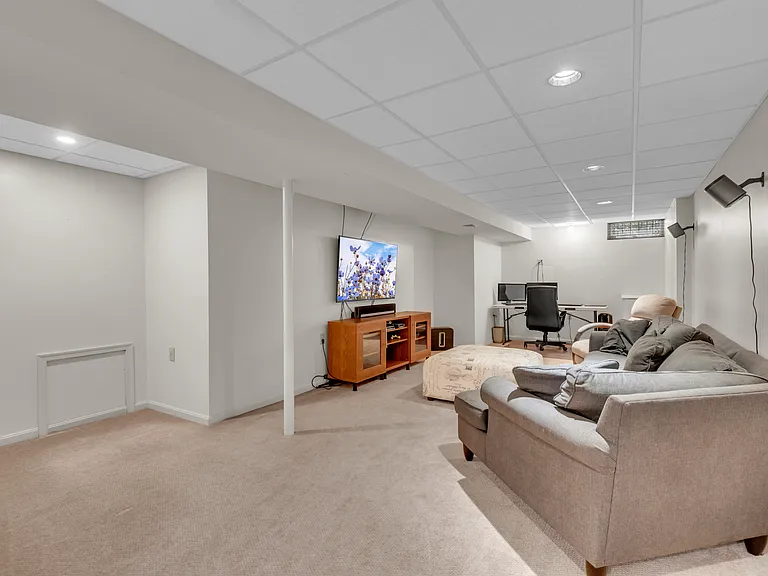 1402 Bermuda Dunes Ct — Photo 46