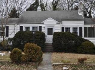 9514 Kentstone Dr, Bethesda, MD 20817