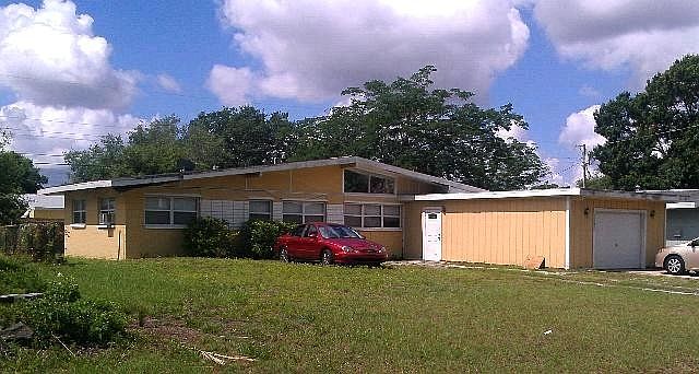 2nd image of 1105 Avon Pl
