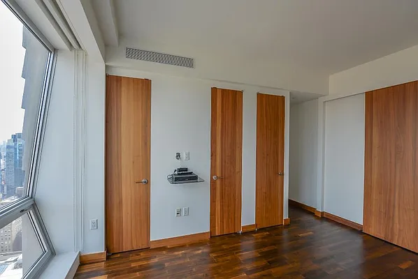 Rented by 212 Consulting Corp | media 6