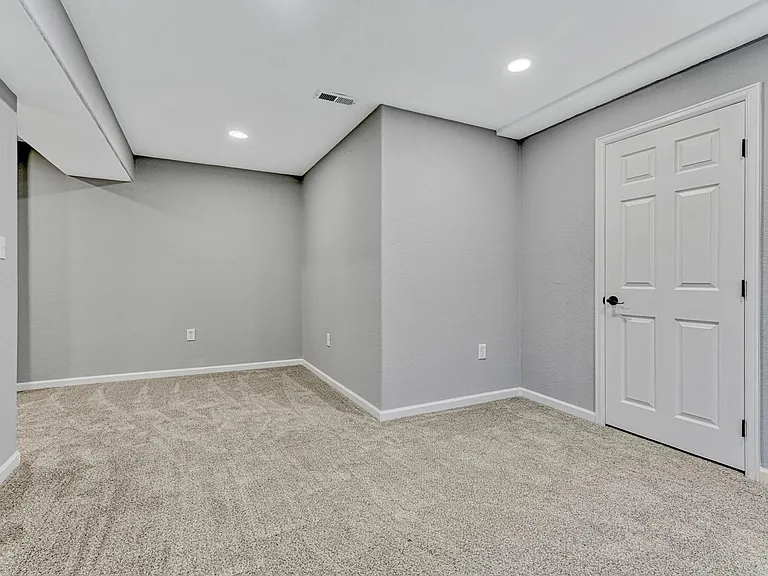 10202 Nickolas Ave — Photo 14