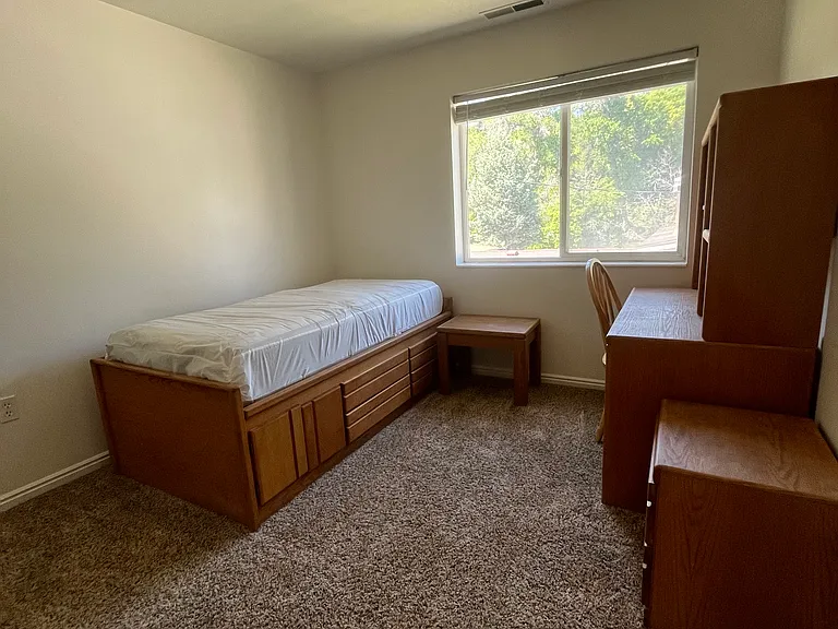 760 N 300 E #8 — Photo 3