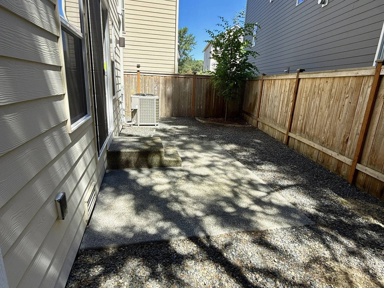4 bed, 2418 sqft, $3,650 — Photo 4