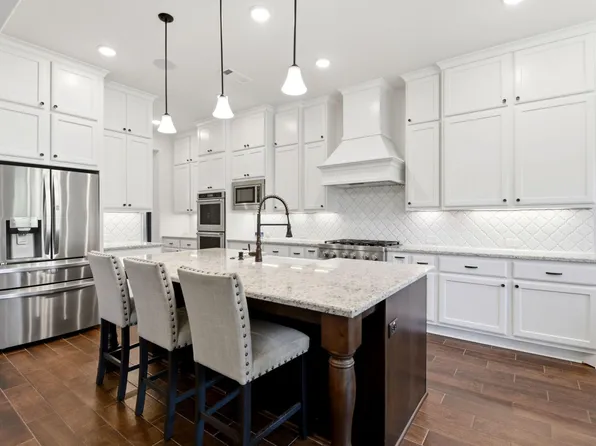 10062 S Goshawk Trl, Conroe, TX 77385