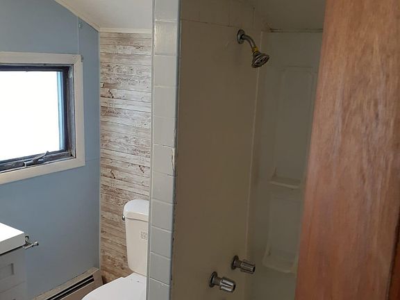 5th image of 584 Cherry St
