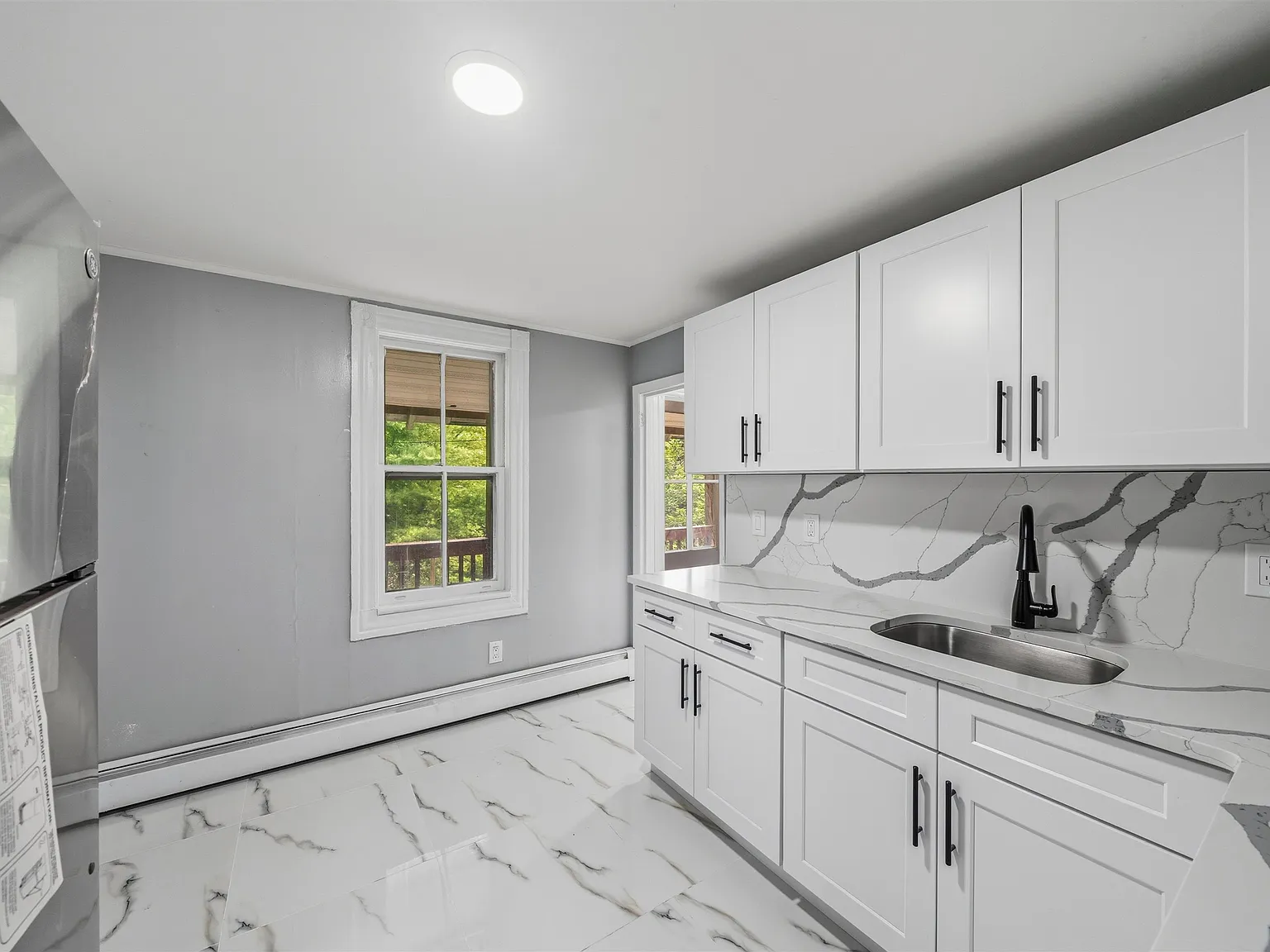 25 Knapp Ave — Photo 3