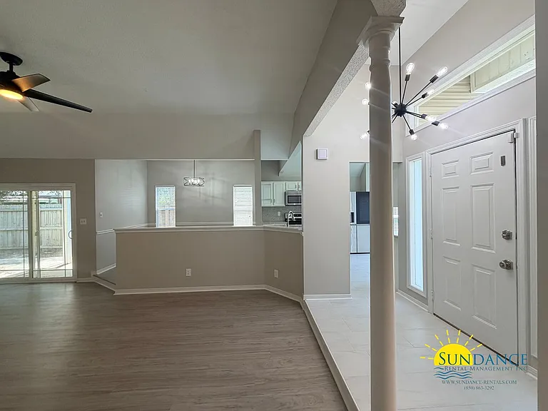 1897 Turnberry Ct — Photo 2
