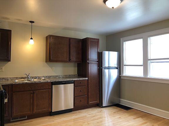 2nd image of 2511 S Logan Ave Unit 2