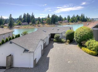 4605 N Island Dr E, Bonney Lake, WA 98391