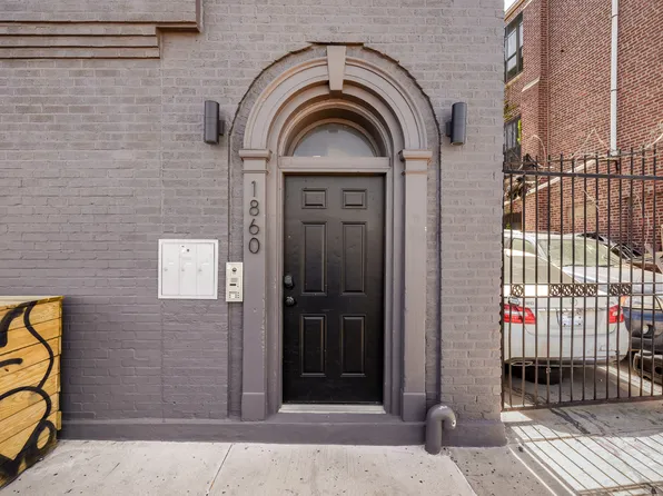 18-60 Flushing Avenue image 12 of 14