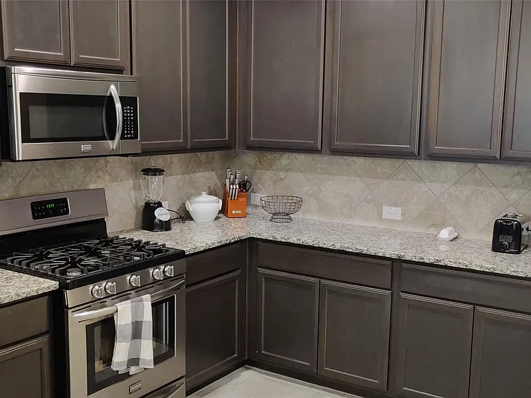 9821 Prairie Dog Ln — Photo 2